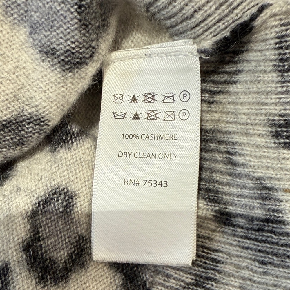 Cynthia Rowley Gray and Black Leopard Print Sweater cashmere size large - Picture 6 of 6